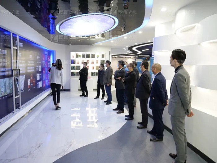 成都天府新區(qū)新能源新材料產(chǎn)業(yè)功能區(qū)管委會及浩旺集團領導到訪臣通 成都天府新區(qū)新能源新材料產(chǎn)業(yè)功能區(qū)管委會及浩旺集團領導到訪臣通